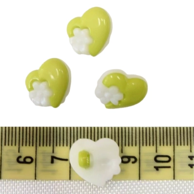 Dětský knoflík - Srdíčka s kytičkou zelená